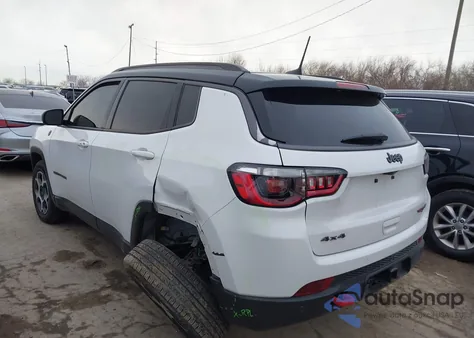 2022 Jeep Compass Trailhawk 4X4 из США, поврежденный, VIN 3C4NJDDB7NT143723